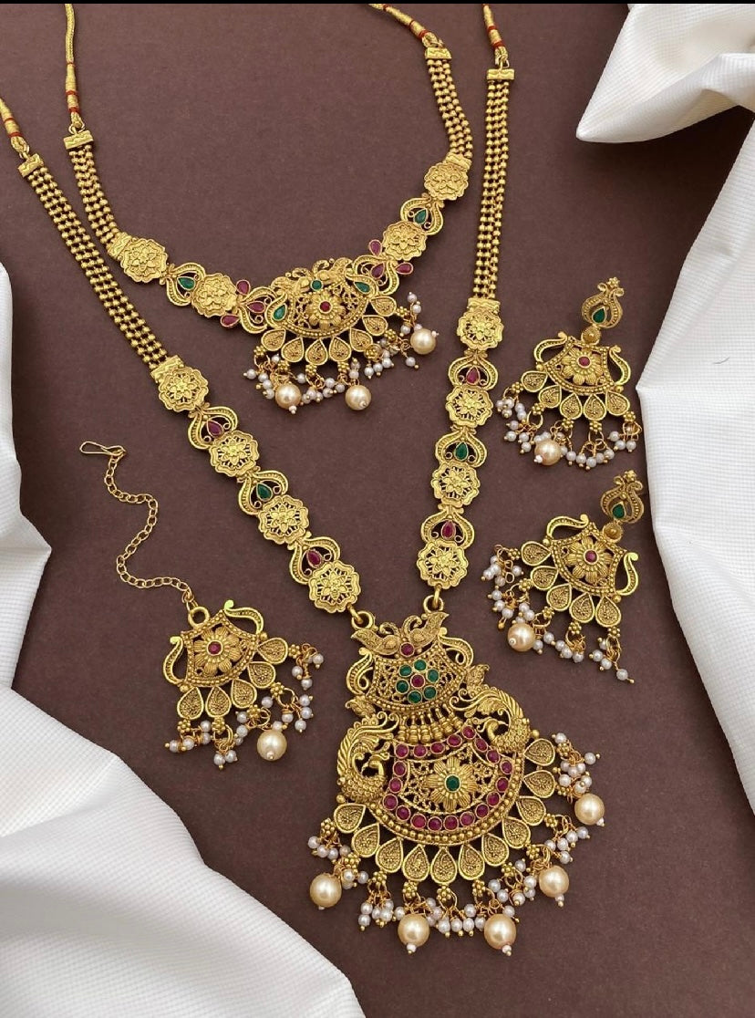 Necklace & Earrings set